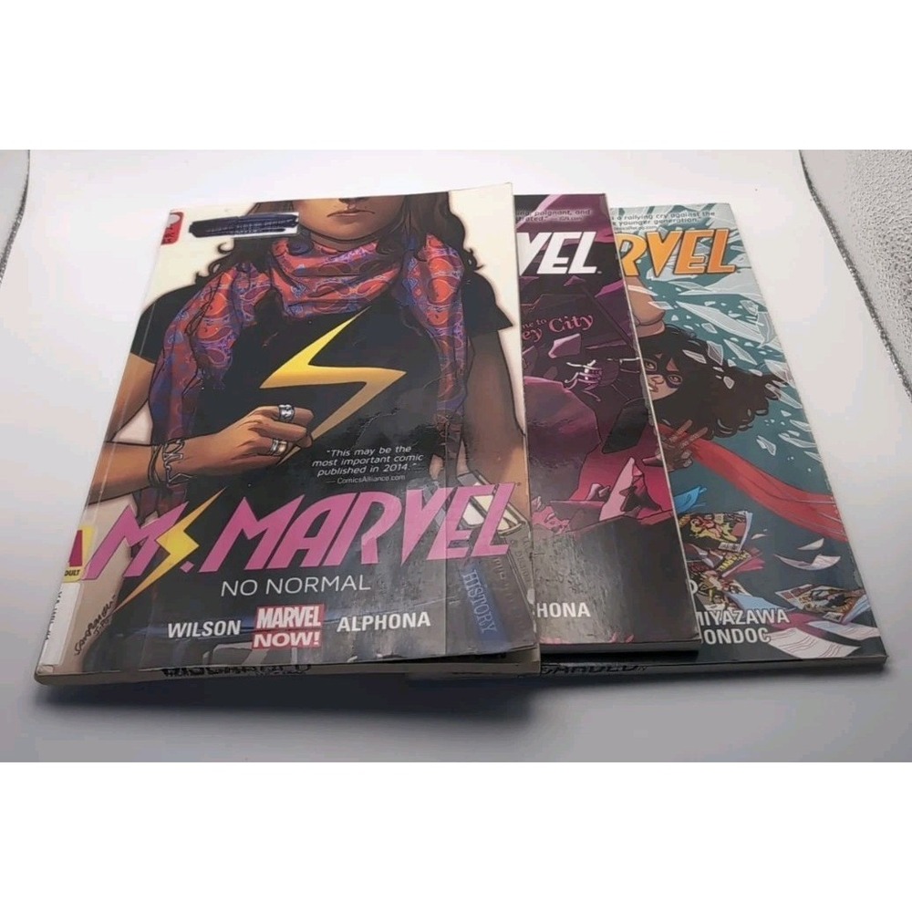 Ms Marvel Comic Set